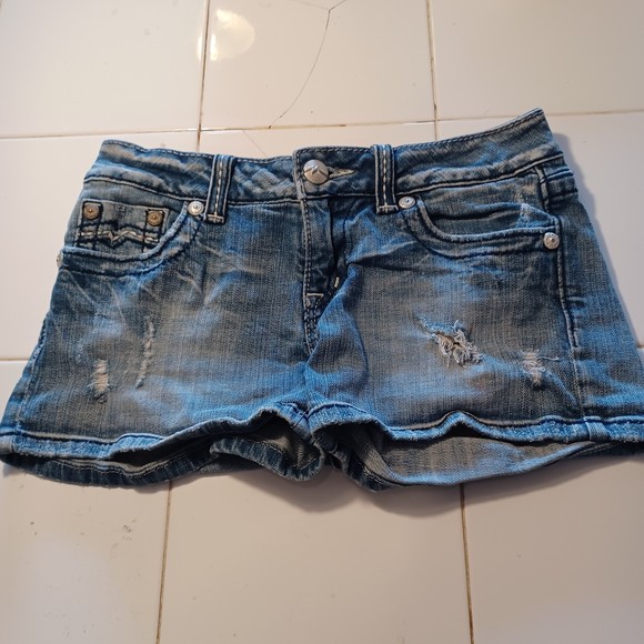 Miss Me Shorts, Size 28, Low-Rise, 30W x 2L, Distressed, 9" Waist to Hem - Picture 1 of 9